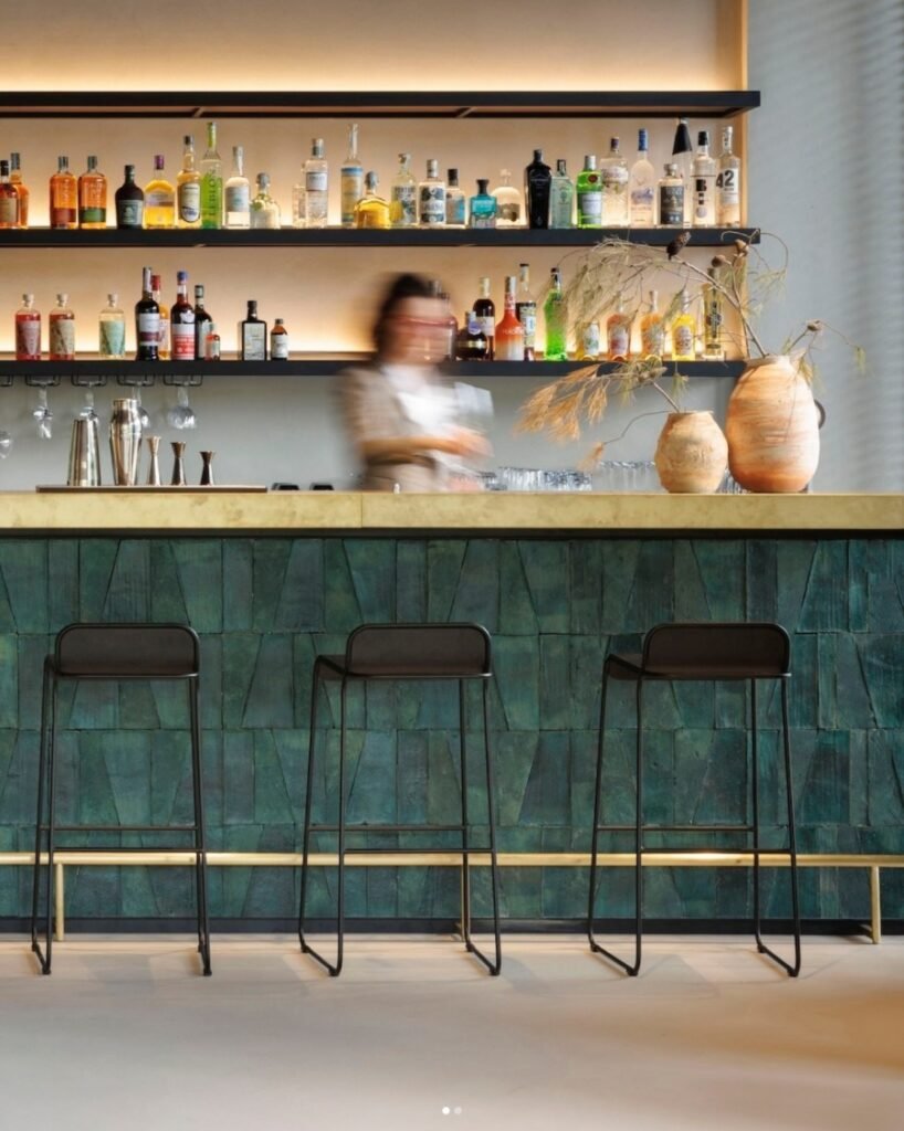 Flow Barstools