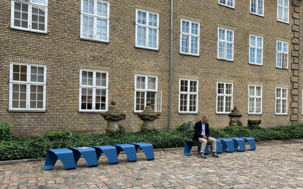 DNA Outdoor Bench