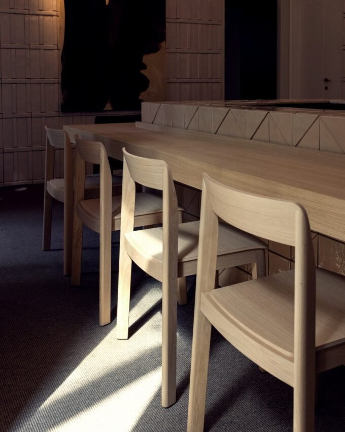 lisa chair - Image 2